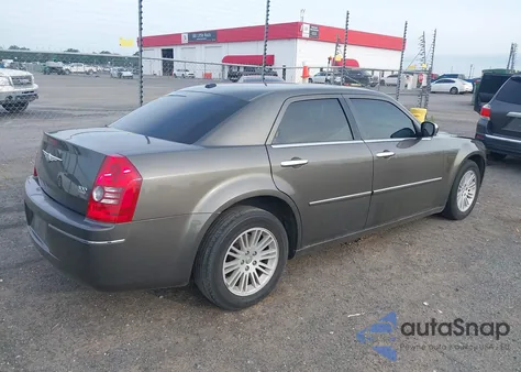 2010 Chrysler 300 Touring/Signature Series/Executive Series from USA, damaged, VIN 2C3CA5CV7AH185549